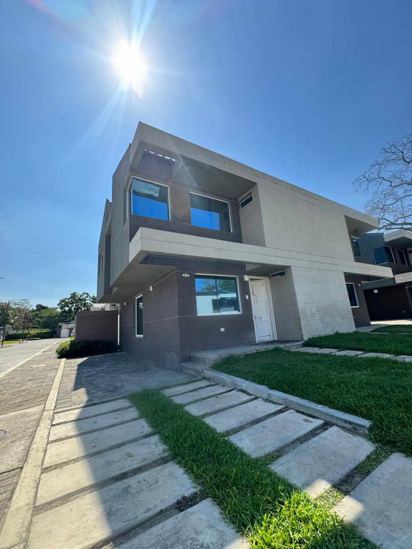 Luxury townhouse in San Diego - Townhouse de Lujo en San Diego